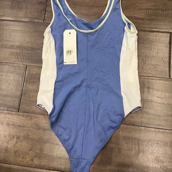 NWT LEVIS bodysuit - Picture 2 of 3